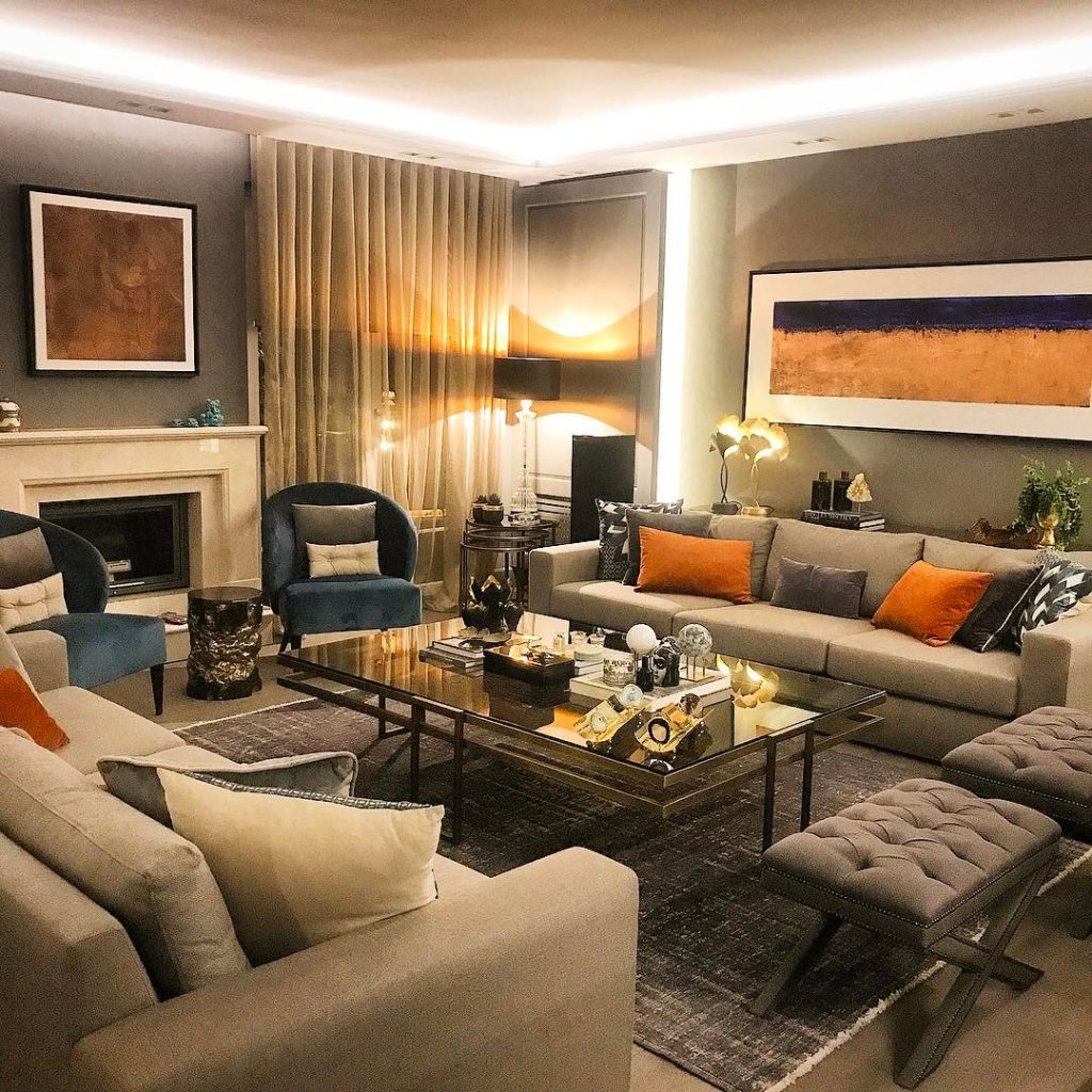 four and more 19764755_251671758662501_3201138184834514944_n