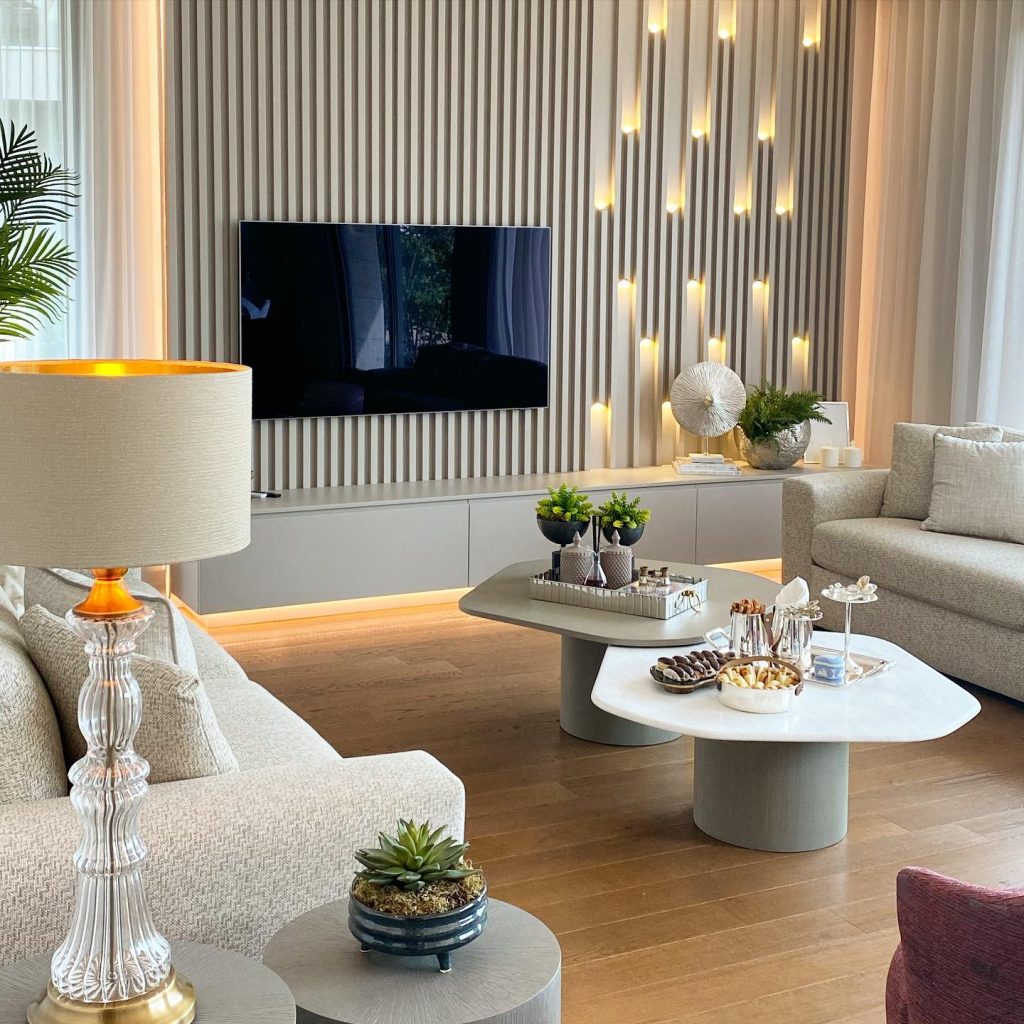 four and more 242020916_214952227343629_1839137484161827902_n