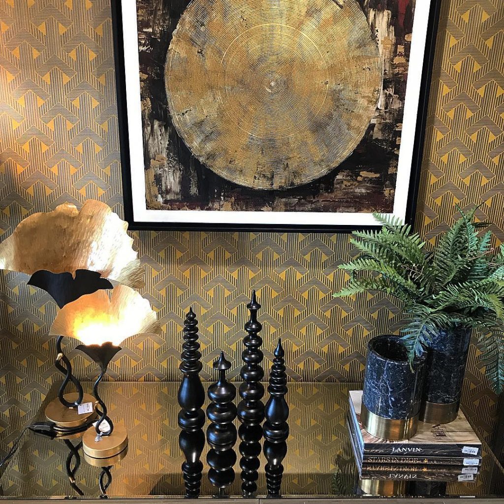 four and more 27579080_325438921293918_8349213142621880320_n