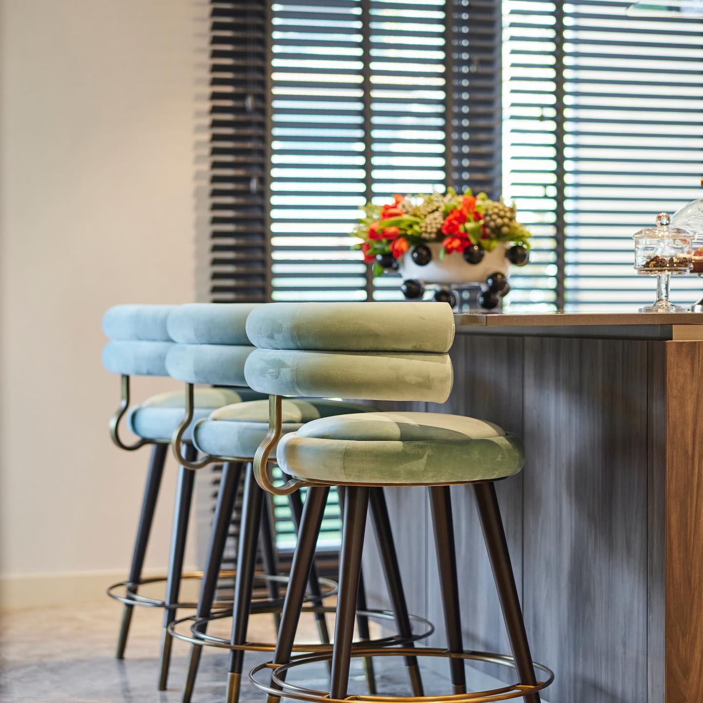 four and more 279092571_737788380723052_6051558178538882164_n