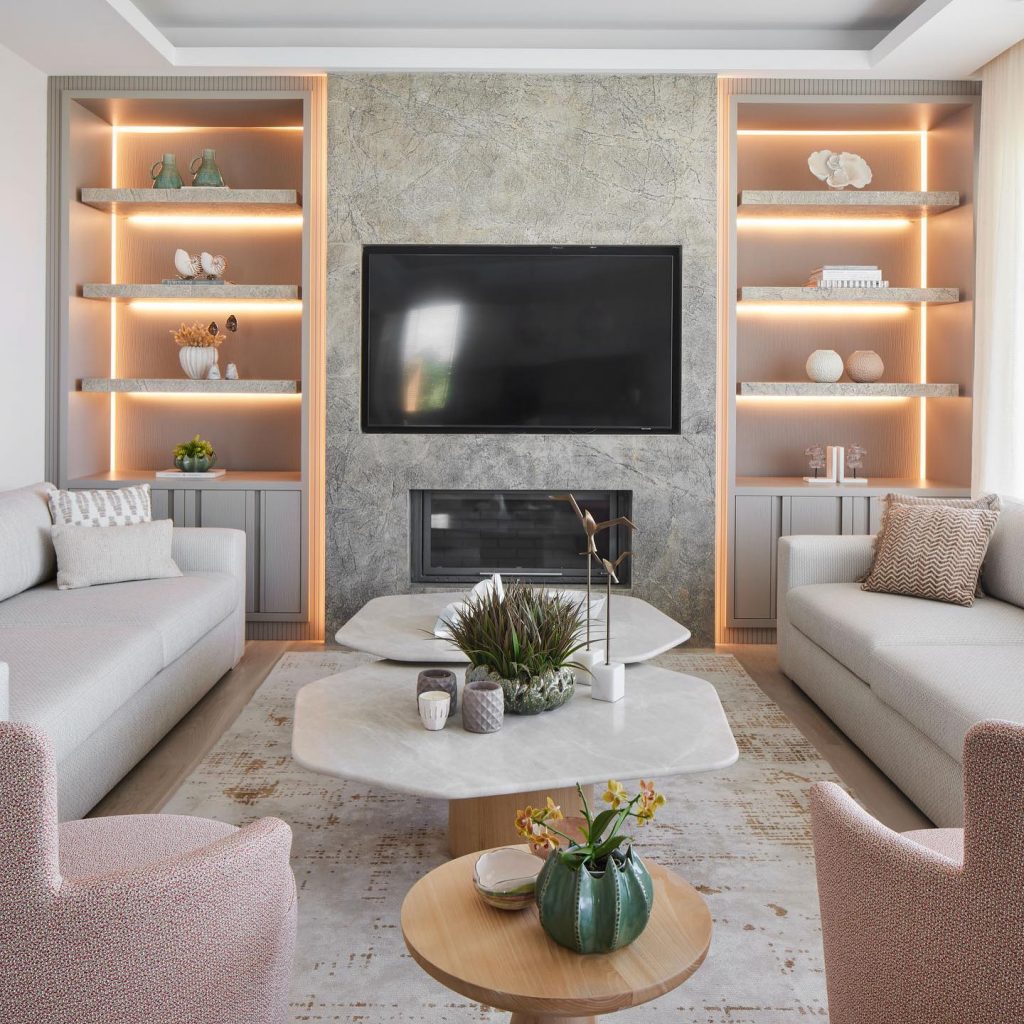 four and more 288455120_399945941895768_2501176263883063514_n